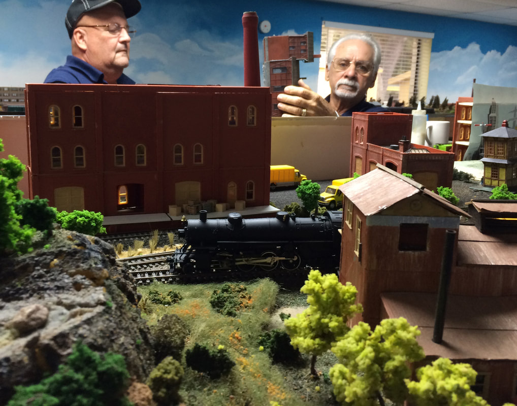 Tampa Bay Model Railroad Club members hard at work with Free-mo freemo construction photo.
